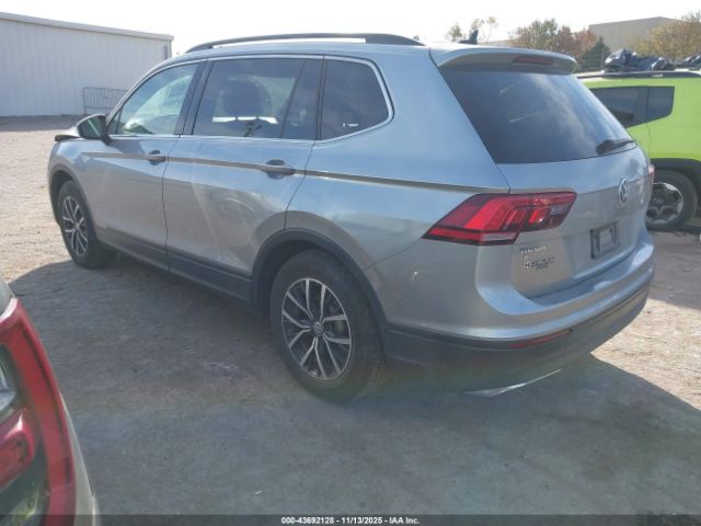2019 VOLKSWAGEN TIGUAN 3VV3B7AX5KM115867 Photo 2
