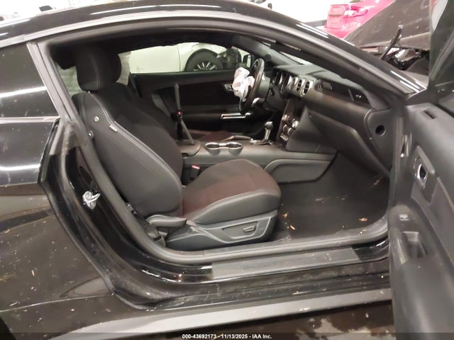 Ford Mustang Ecoboost Fastback 2021 1FA6P8TH2M5140233 Image 5