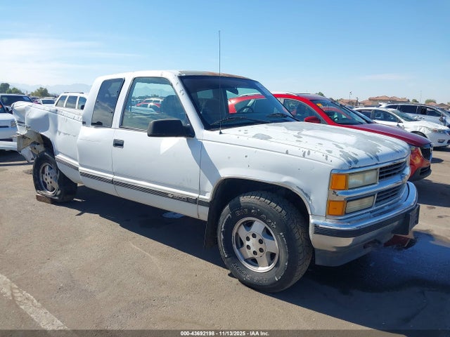 43692198 :رقم المزاد ، 1GCEK19K6SE261102 vin ، 1995 Chevrolet Gmt-400 K1500 مزاد بيع