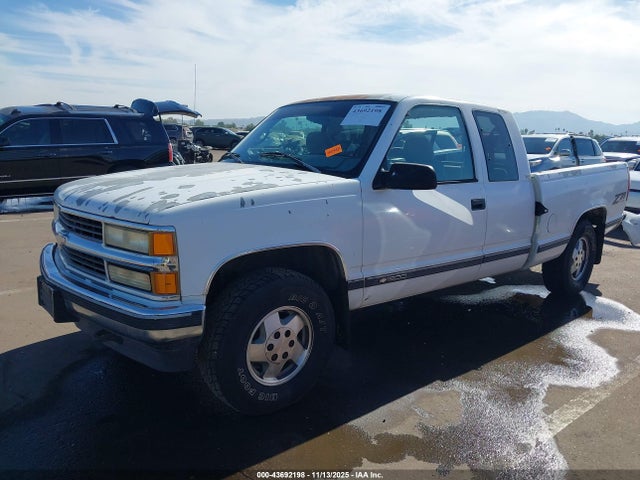 43692198 :رقم المزاد ، 1GCEK19K6SE261102 vin ، 1995 Chevrolet Gmt-400 K1500 مزاد بيع