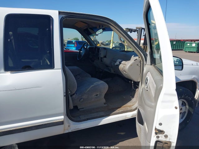 43692198 :رقم المزاد ، 1GCEK19K6SE261102 vin ، 1995 Chevrolet Gmt-400 K1500 مزاد بيع