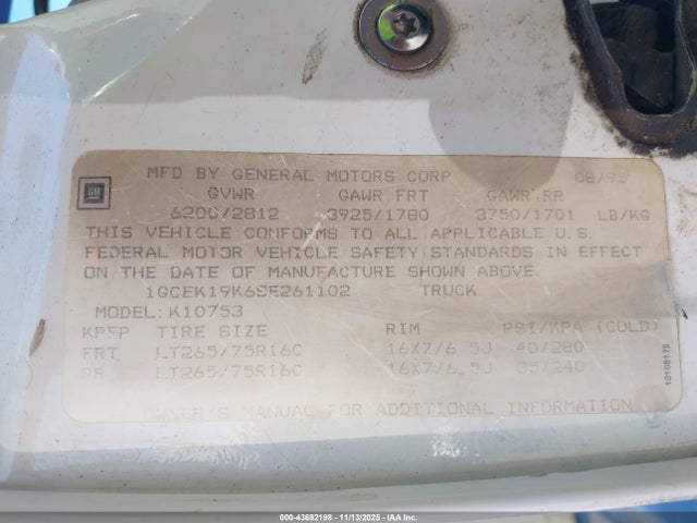 43692198 :رقم المزاد ، 1GCEK19K6SE261102 vin ، 1995 Chevrolet Gmt-400 K1500 مزاد بيع