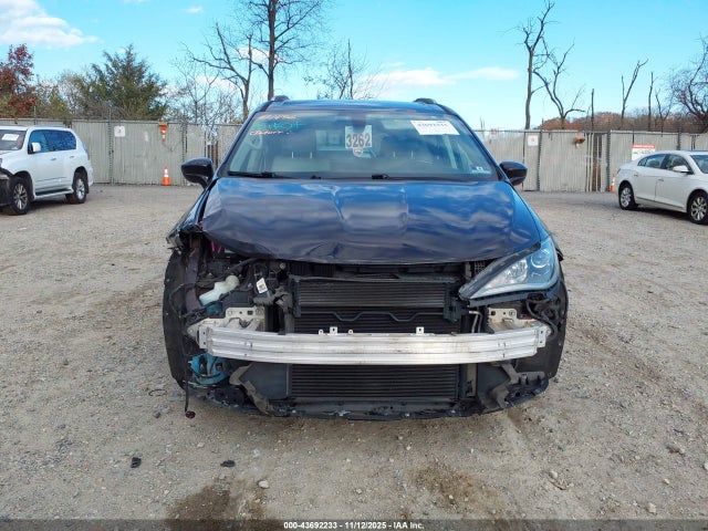 Aukcja sprzedaży 2017 Chrysler Pacifica Touring-l Plus, vin: 2C4RC1EG4HR525820, numer aukcji: 43692233