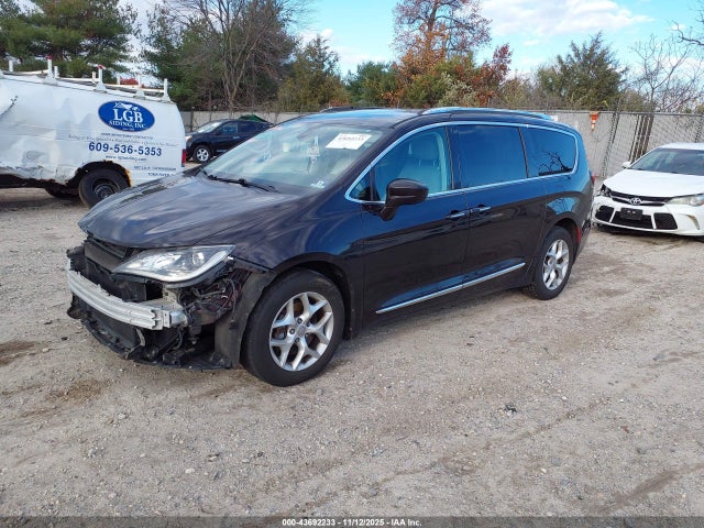 Aukcja sprzedaży 2017 Chrysler Pacifica Touring-l Plus, vin: 2C4RC1EG4HR525820, numer aukcji: 43692233