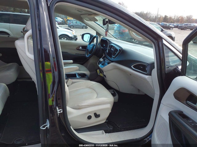 Aukcja sprzedaży 2017 Chrysler Pacifica Touring-l Plus, vin: 2C4RC1EG4HR525820, numer aukcji: 43692233