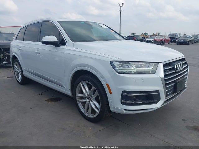 2017 AUDI Q7 WA1VAAF77HD040023 Photo 0