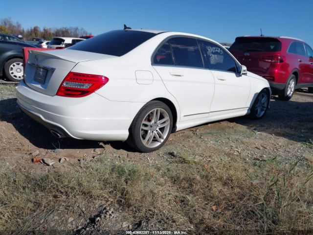 2014 MERCEDES-BENZ C 300 WDDGF8AB7EG158061 Photo 3