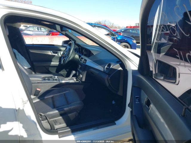 2014 MERCEDES-BENZ C 300 WDDGF8AB7EG158061 Photo 4