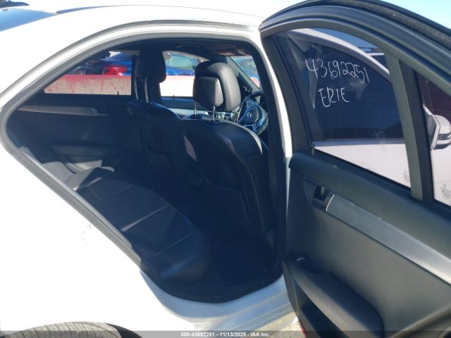 2014 MERCEDES-BENZ C 300 WDDGF8AB7EG158061 Photo 7