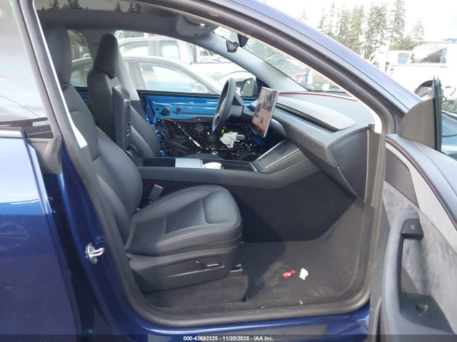 2026 TESLA MODEL Y 7SAYGDEE2TF377013 Photo 4