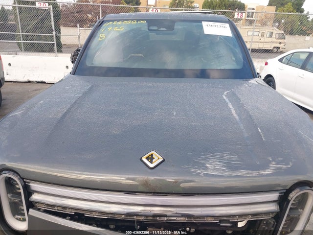 Rivian r1t 2025 7FCTGBAA9SN036085 Image 10