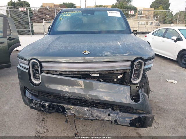 Rivian r1t 2025 7FCTGBAA9SN036085 Image 11