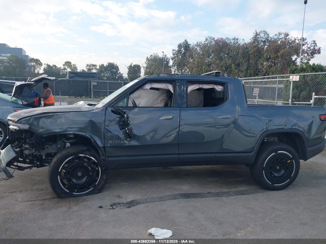 Rivian r1t 2025 7FCTGBAA9SN036085 Image 6
