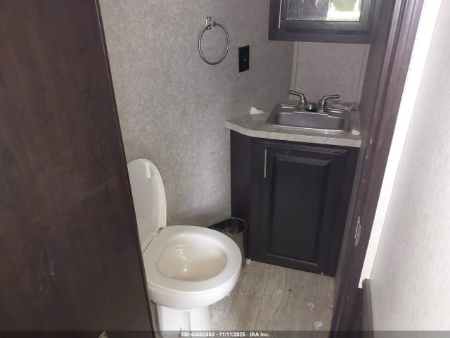 1UJCJSCVXH19N0093 Jayco Seismic 4113
