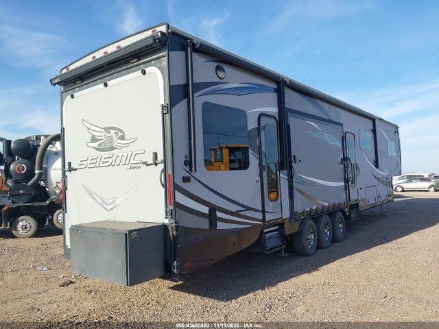 1UJCJSCVXH19N0093 Jayco Seismic 4113