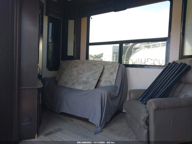 1UJCJSCVXH19N0093 Jayco Seismic 4113