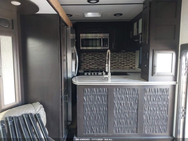 1UJCJSCVXH19N0093 Jayco Seismic 4113