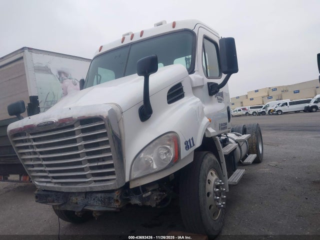 3AKBGBDV8GDGY1818 Freightliner Cascadia 113