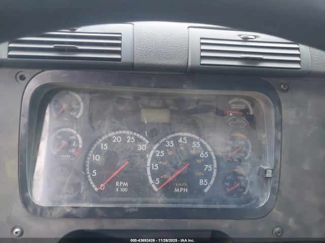 3AKBGBDV8GDGY1818 Freightliner Cascadia 113