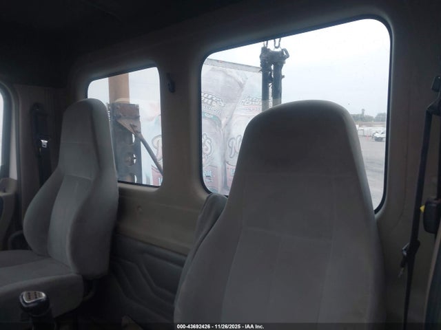 3AKBGBDV8GDGY1818 Freightliner Cascadia 113