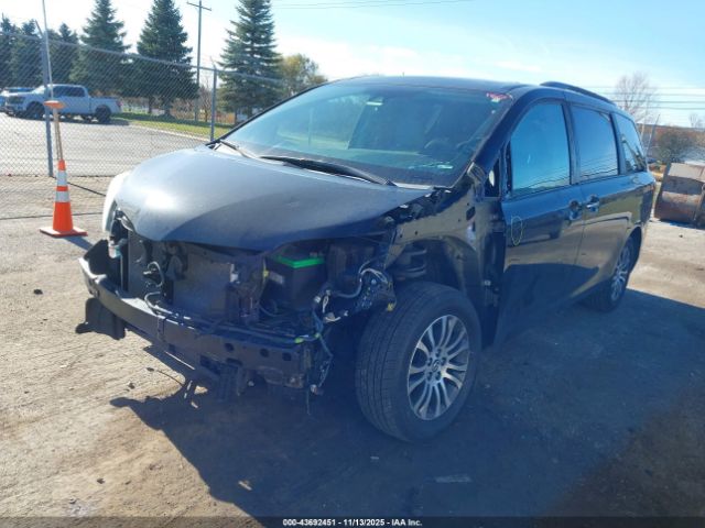 2019 TOYOTA SIENNA 5TDYZ3DC0KS996964 Photo 1