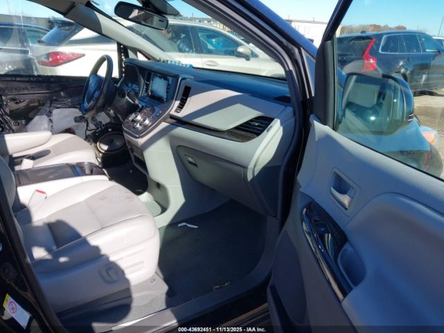 2019 TOYOTA SIENNA 5TDYZ3DC0KS996964 Photo 4