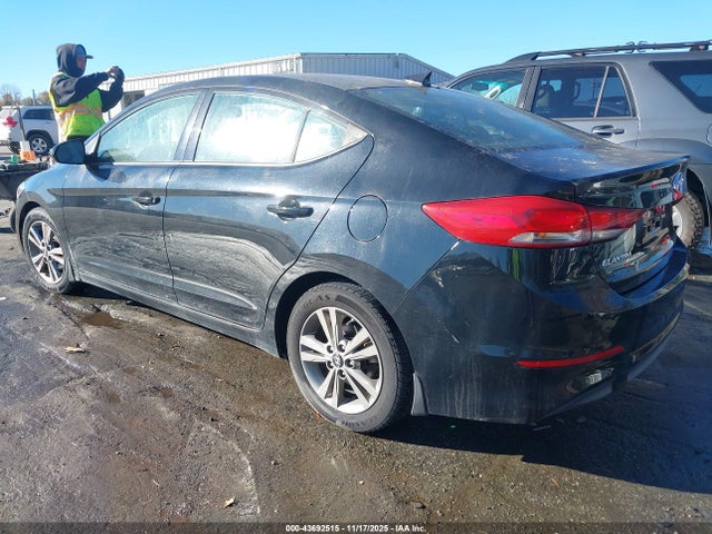 Продажа на аукционе авто 2018 Hyundai Elantra Value Edition, vin: 5NPD84LF5JH301059, номер лота: 43692515