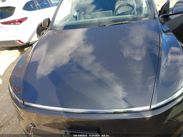2026 TESLA MODEL Y 7SAYGDEE8TA444193 Photo 9