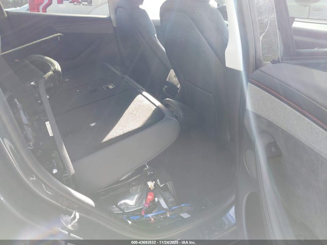 2026 TESLA MODEL Y 7SAYGDEE8TA444193 Photo 7