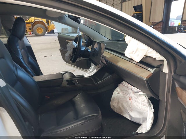 2023 TESLA MODEL 3 5YJ3E1EA5PF402940 Photo 4