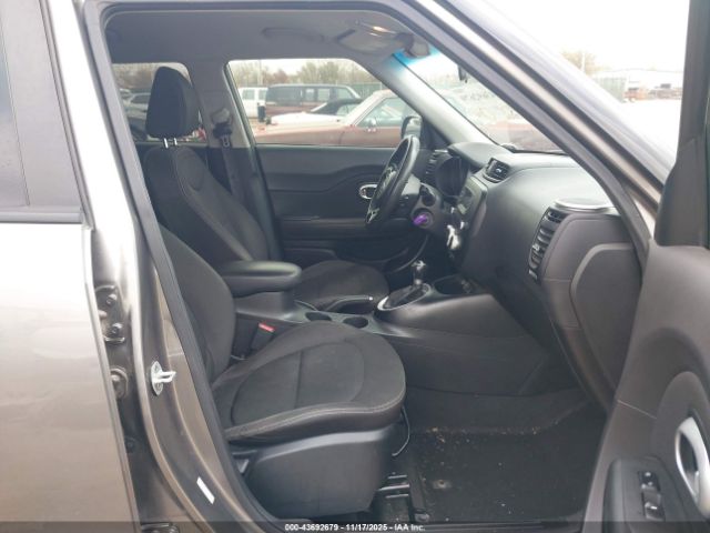 2016 KIA SOUL KNDJN2A21G7340356 Photo 4