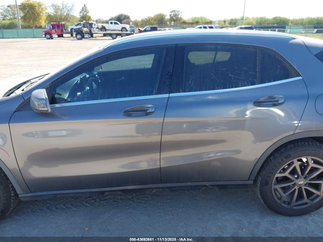 WDCTG4EB9FJ181249 Mercedes-Benz GLA 250