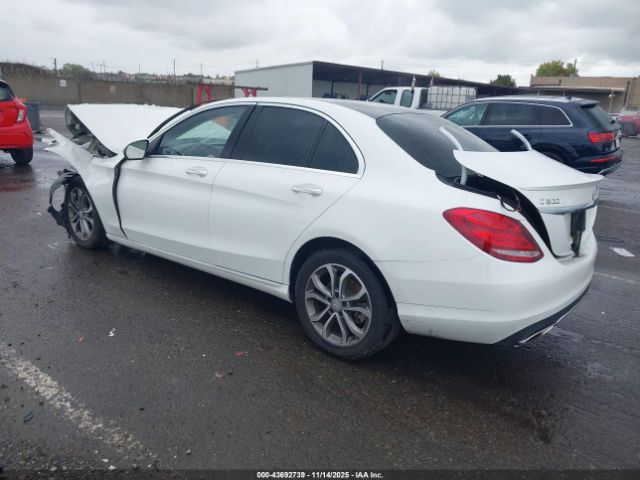 2016 MERCEDES-BENZ C 300 55SWF4KB3GU148782 Photo 2