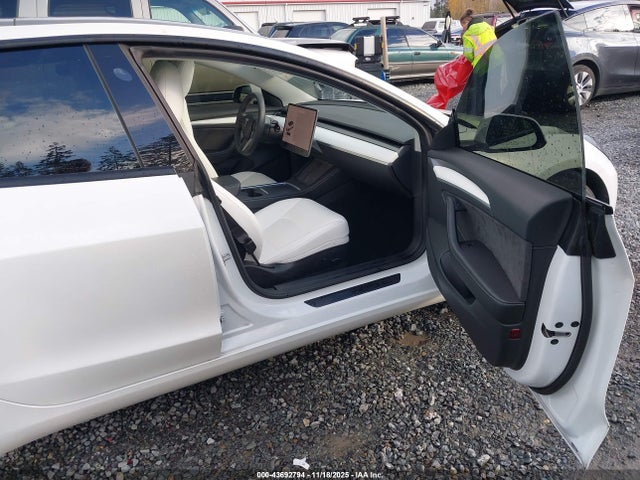 2021 TESLA MODEL 3 5YJ3E1EB8MF037979 Photo 4