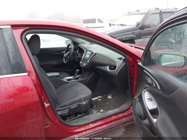 1G1ZD5ST1JF267655 Chevrolet MALIBU LT