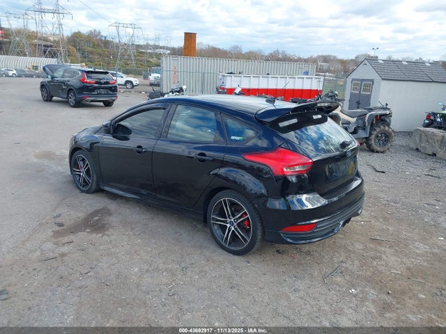 2017 FORD FOCUS ST 1FADP3L97HL301549 Photo 2