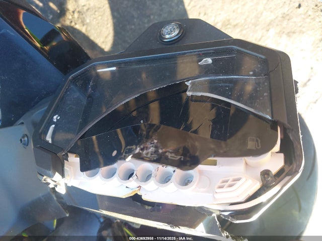 2023 KAWASAKI ZX1002 JKBZXVM10PA004479 Photo 6