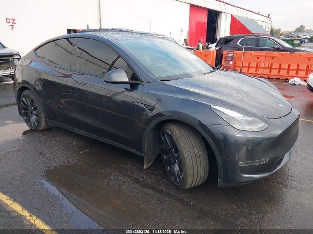 2024 TESLA MODEL Y 7SAYGDEF8RF089515 Photo 0
