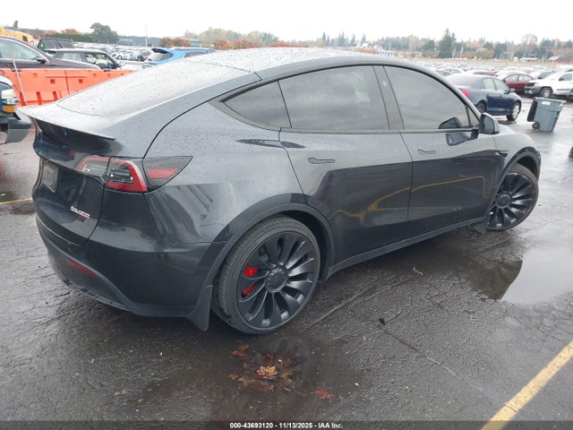 2024 TESLA MODEL Y 7SAYGDEF8RF089515 Photo 3