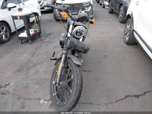 2017 HARLEY-DAVIDSON XL883 1HD4LE237HC427827 Photo 4