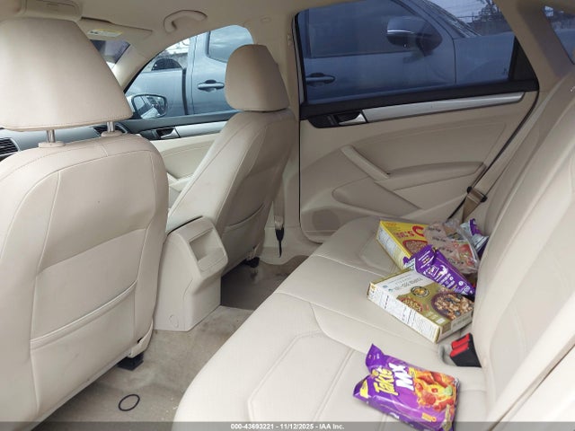 43693221 :رقم المزاد ، 1VWAT7A35FC100256 vin ، 2015 Volkswagen Passat 1.8t Limited Edition مزاد بيع