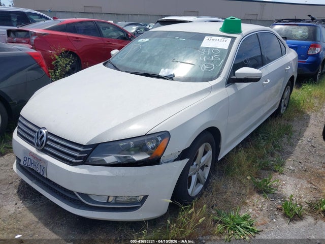 43693221 :رقم المزاد ، 1VWAT7A35FC100256 vin ، 2015 Volkswagen Passat 1.8t Limited Edition مزاد بيع