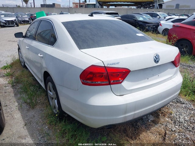 43693221 :رقم المزاد ، 1VWAT7A35FC100256 vin ، 2015 Volkswagen Passat 1.8t Limited Edition مزاد بيع