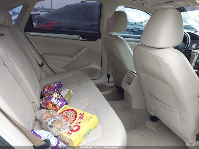 43693221 :رقم المزاد ، 1VWAT7A35FC100256 vin ، 2015 Volkswagen Passat 1.8t Limited Edition مزاد بيع