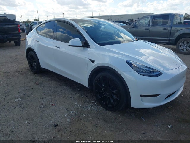2023 TESLA MODEL Y 7SAYGDEEXPA031407 Photo 0