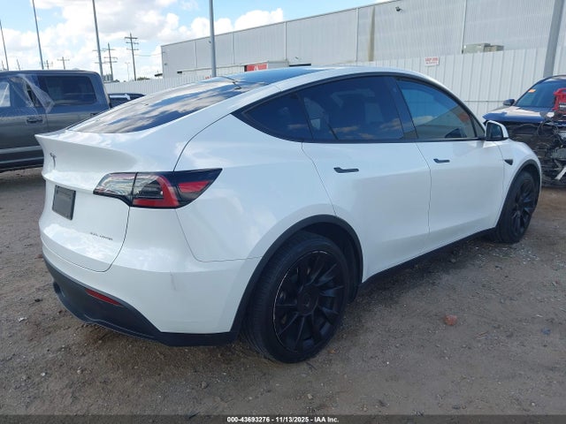 2023 TESLA MODEL Y 7SAYGDEEXPA031407 Photo 3