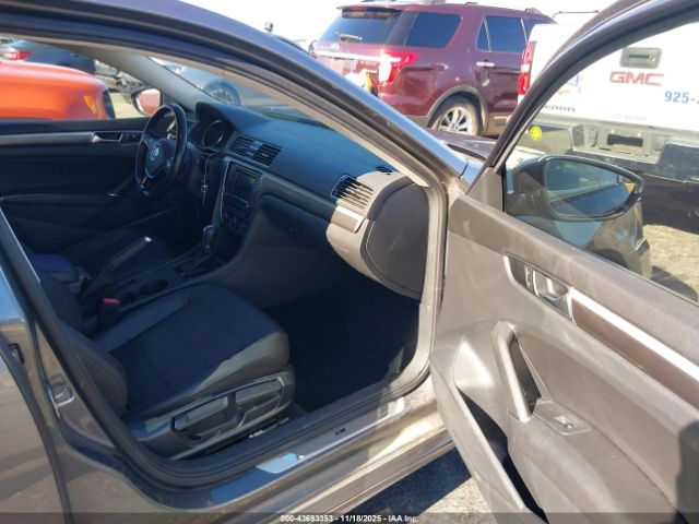 2018 VOLKSWAGEN PASSAT 1VWAA7A3XJC019963 Photo 4