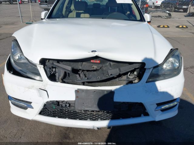 2013 MERCEDES-BENZ C 250 WDDGF4HBXDR260181 Photo 5