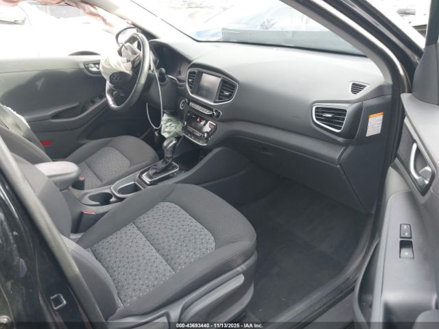 2019 HYUNDAI IONIQ HYBRID KMHC75LC4KU132844 Photo 4