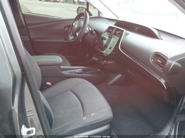 JTDKBRFU9G3527268 Toyota Prius Two